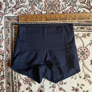 LuLuLemon Black yoga shorts size 6